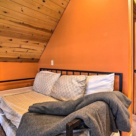 Spacious Log Cabin With Fire Pit And Game Room! يوريكا سبرينغز المظهر الخارجي الصورة