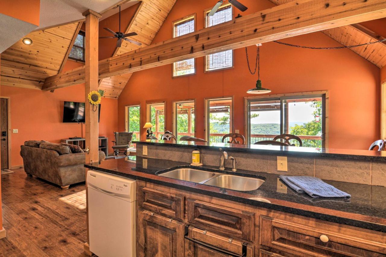 Spacious Log Cabin With Fire Pit And Game Room! يوريكا سبرينغز المظهر الخارجي الصورة
