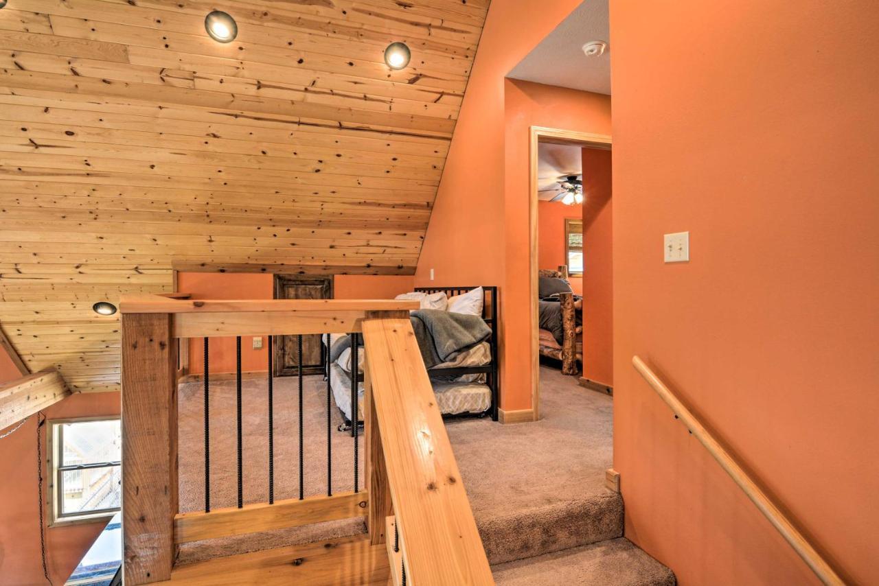 Spacious Log Cabin With Fire Pit And Game Room! يوريكا سبرينغز المظهر الخارجي الصورة