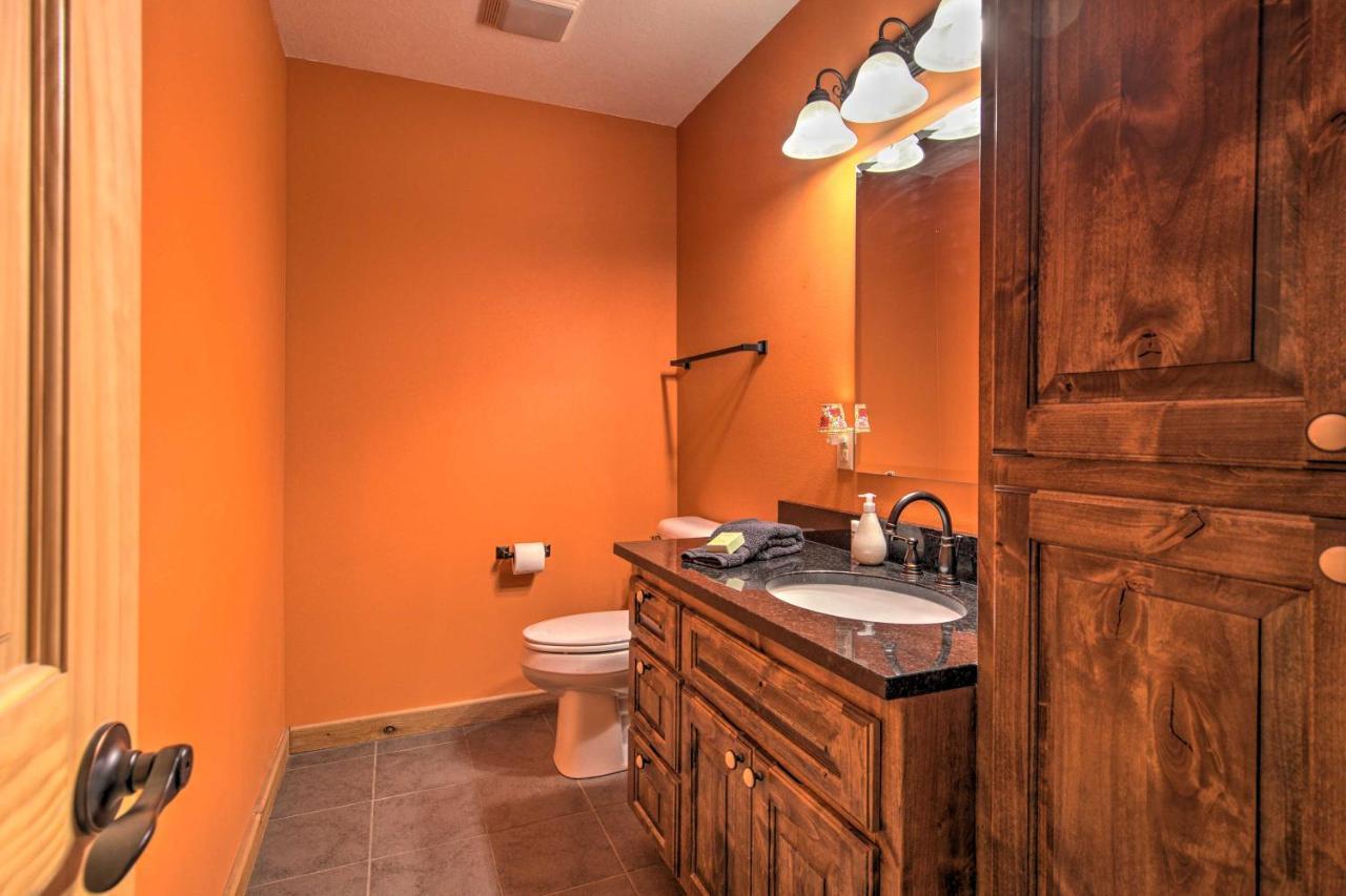 Spacious Log Cabin With Fire Pit And Game Room! يوريكا سبرينغز المظهر الخارجي الصورة
