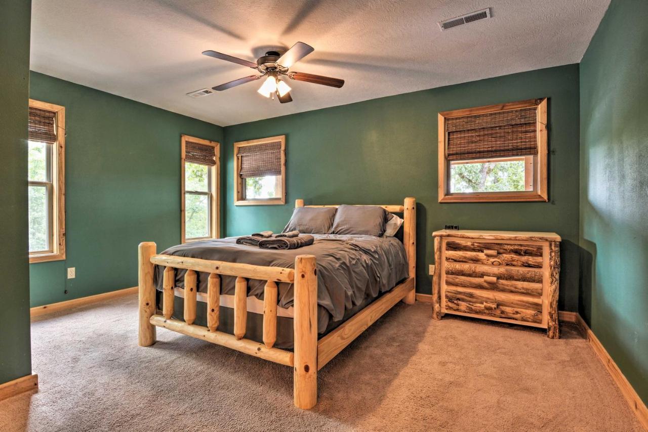 Spacious Log Cabin With Fire Pit And Game Room! يوريكا سبرينغز المظهر الخارجي الصورة