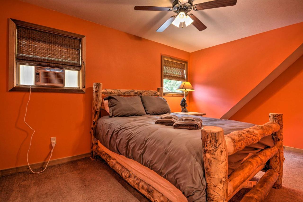 Spacious Log Cabin With Fire Pit And Game Room! يوريكا سبرينغز المظهر الخارجي الصورة